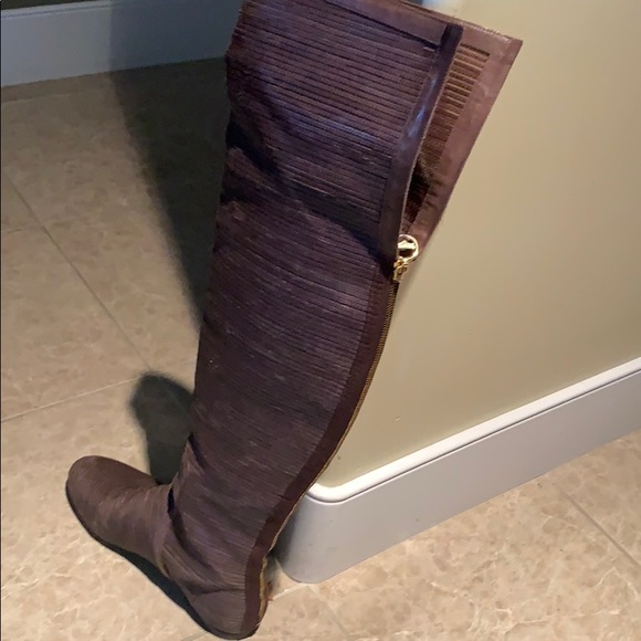 Brown over the knee boots - Picture 4 of 8